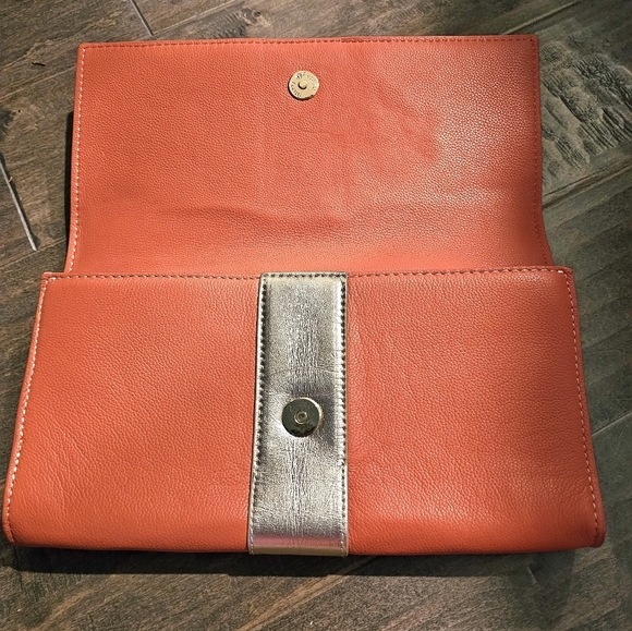 Vince Camuto Clutch 100% Leather - Picture 5 of 7